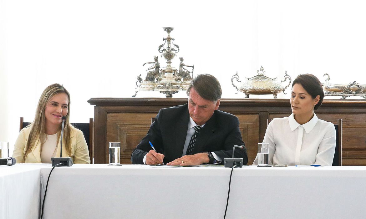 Presidente sanciona lei que acaba com rol taxativo da ANS